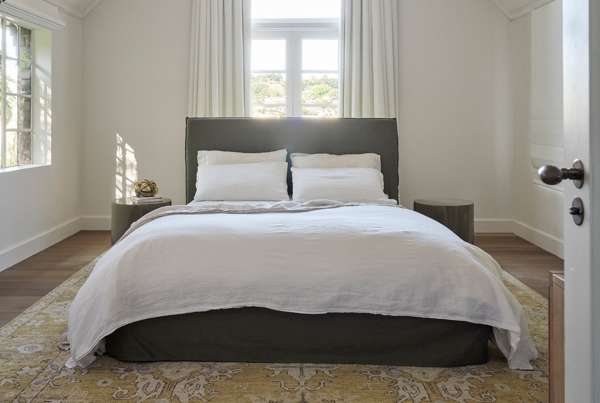 Mcm house bed online