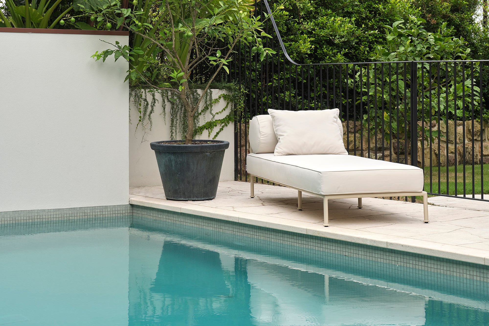 Outdoor Rowe Single Sun Lounge
