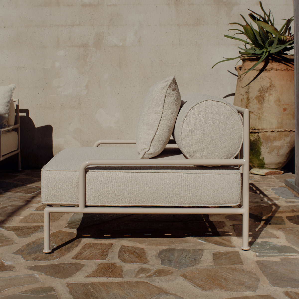Outdoor Gloss Rowe Lounge Chair