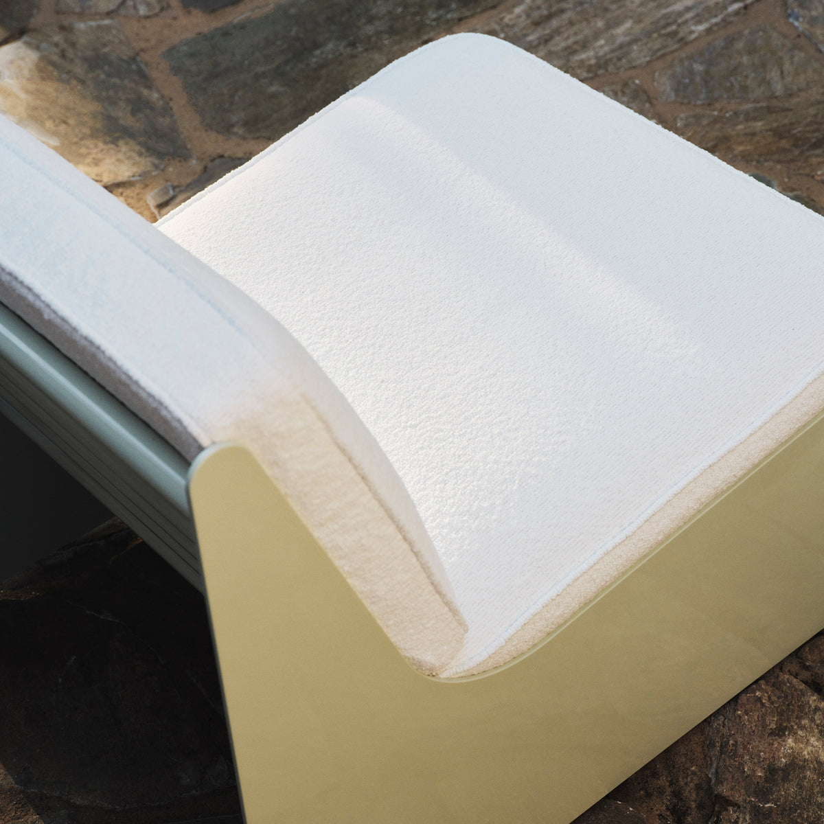 Outdoor Gloss Dougie Lounge Chair