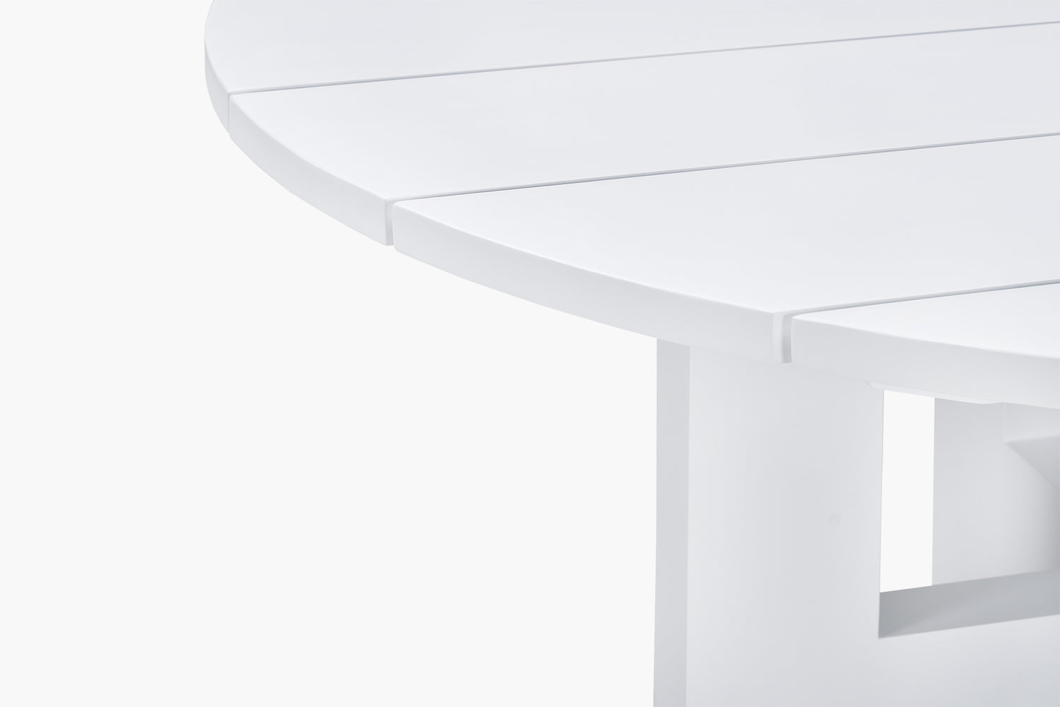 Outdoor Johnny Round Dining Table
