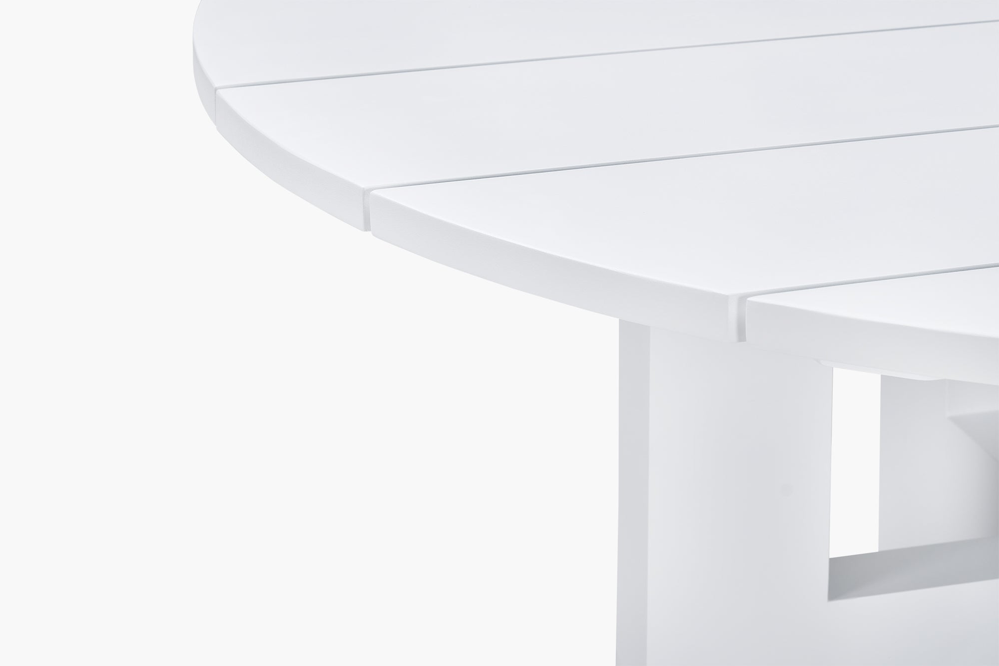 Outdoor Johnny Round Dining Table