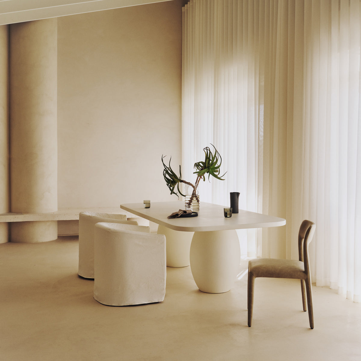Olay Rectangular Dining Table