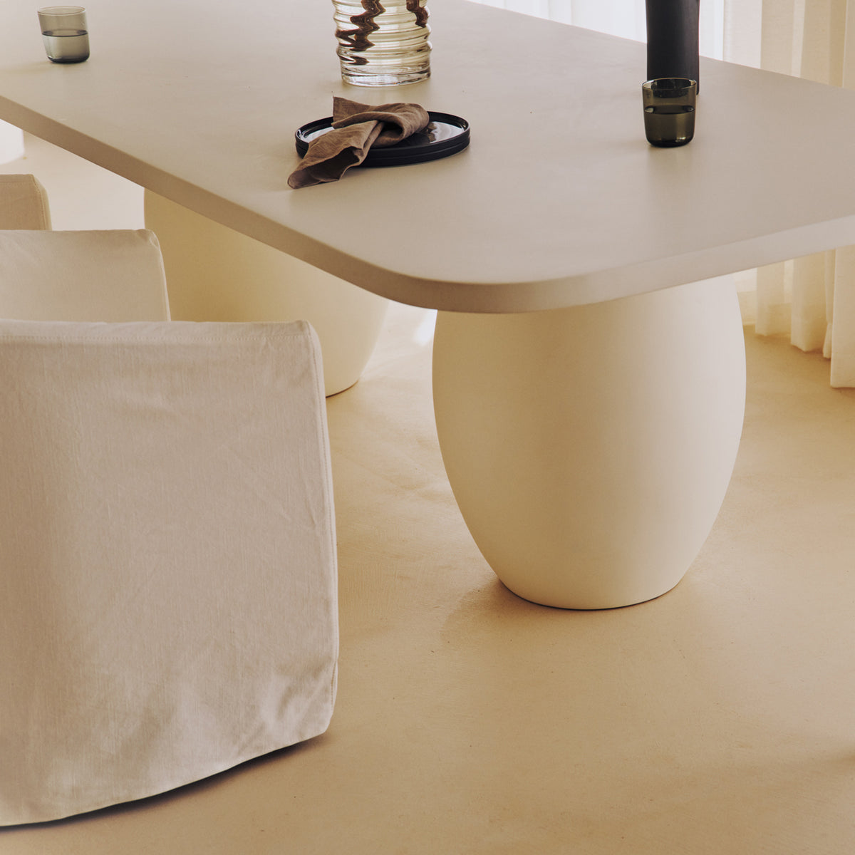 Olay Rectangular Dining Table