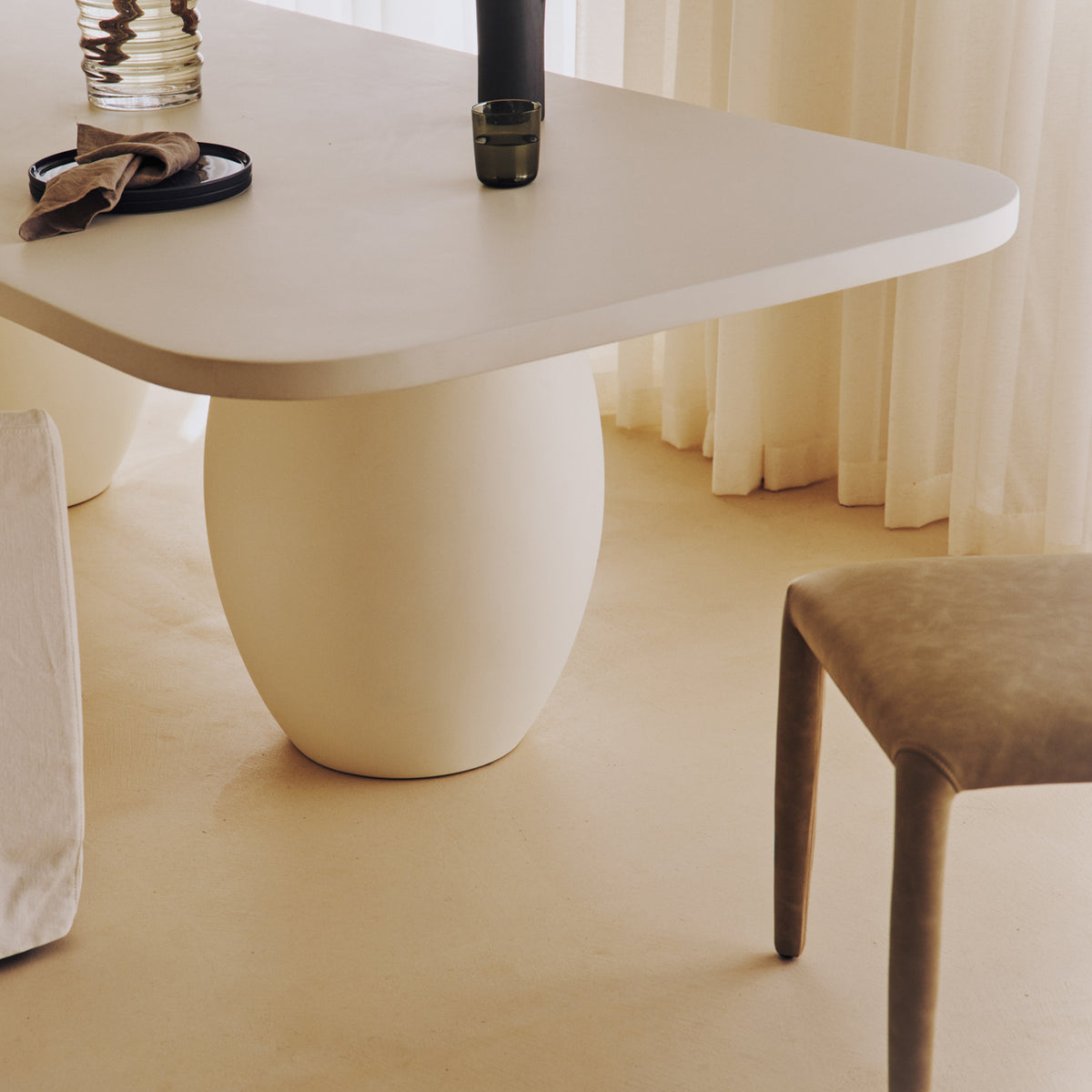 Olay Rectangular Dining Table