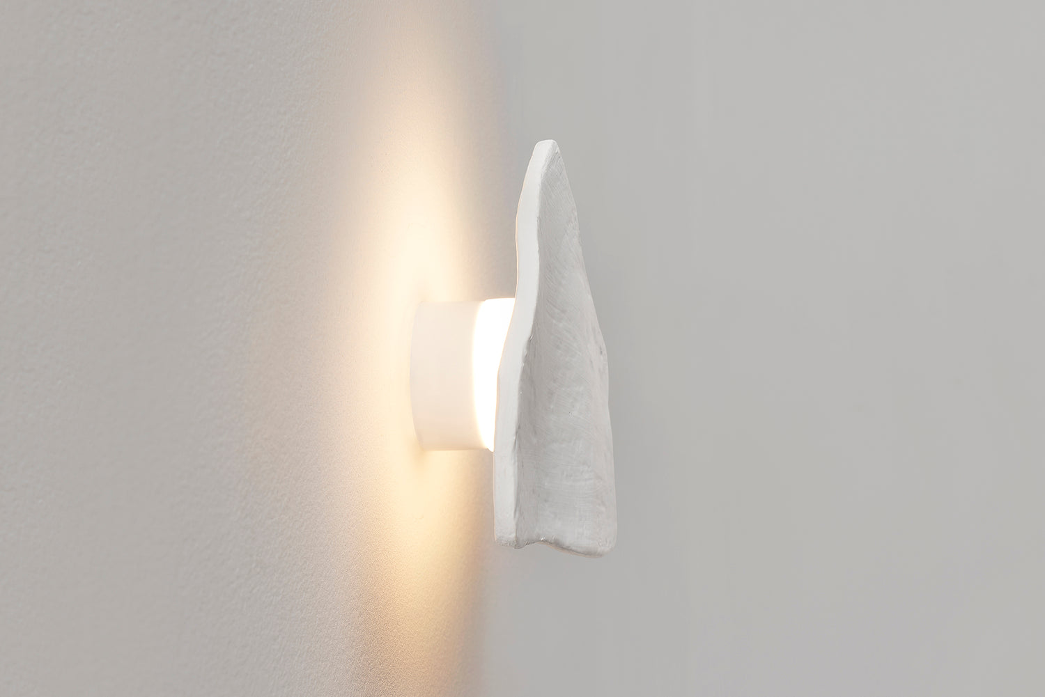 Mateo Owan Wall Sconce