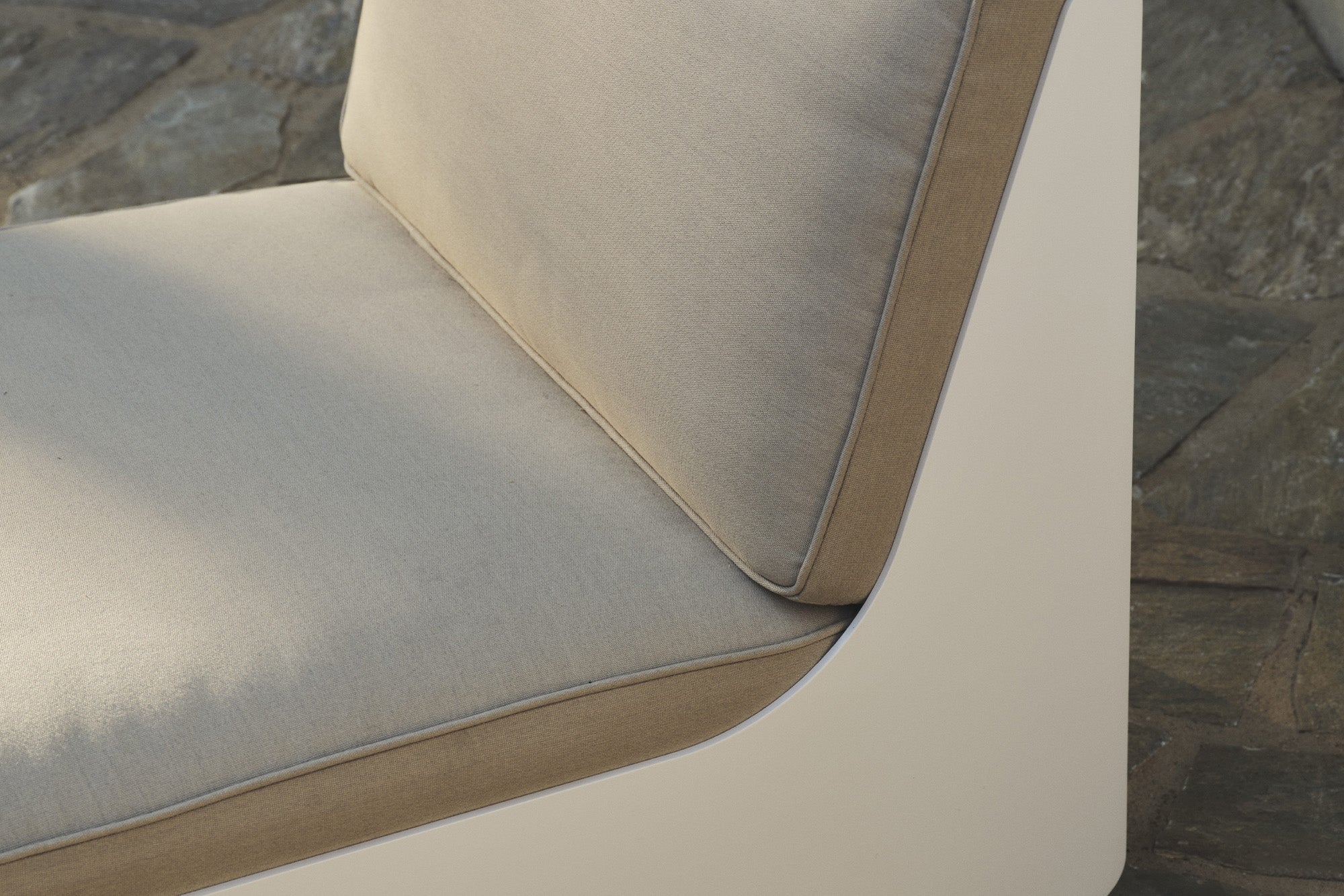 Outdoor Dougie Lounge Chair