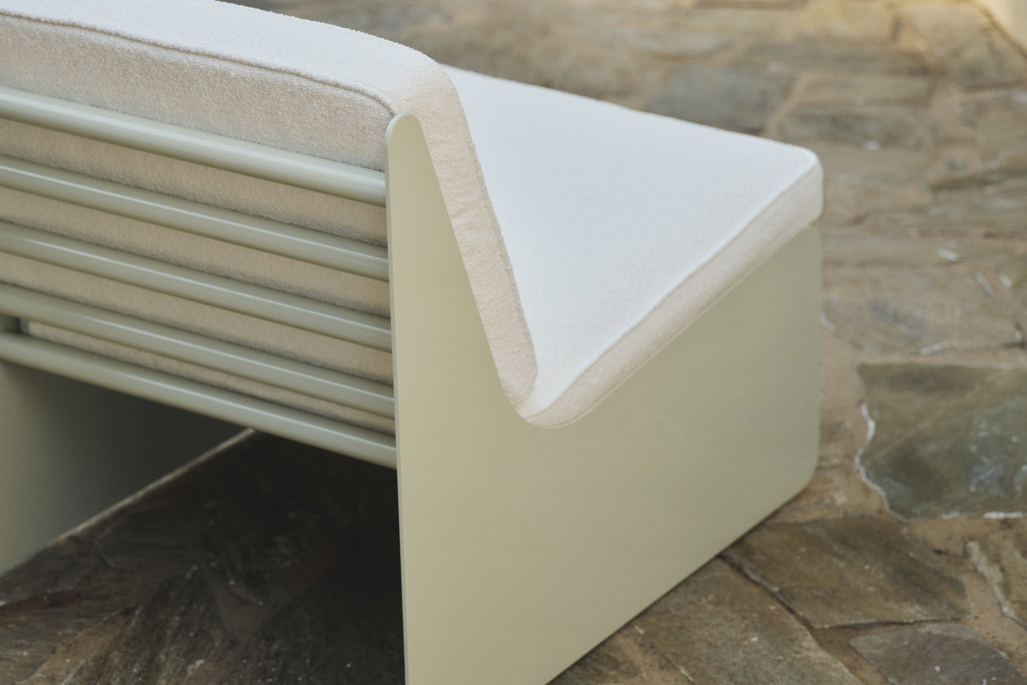 Outdoor Gloss Dougie Lounge Chair