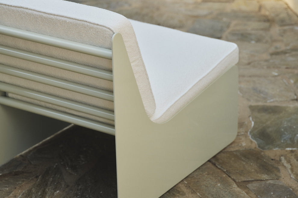 Outdoor Gloss Dougie Lounge Chair