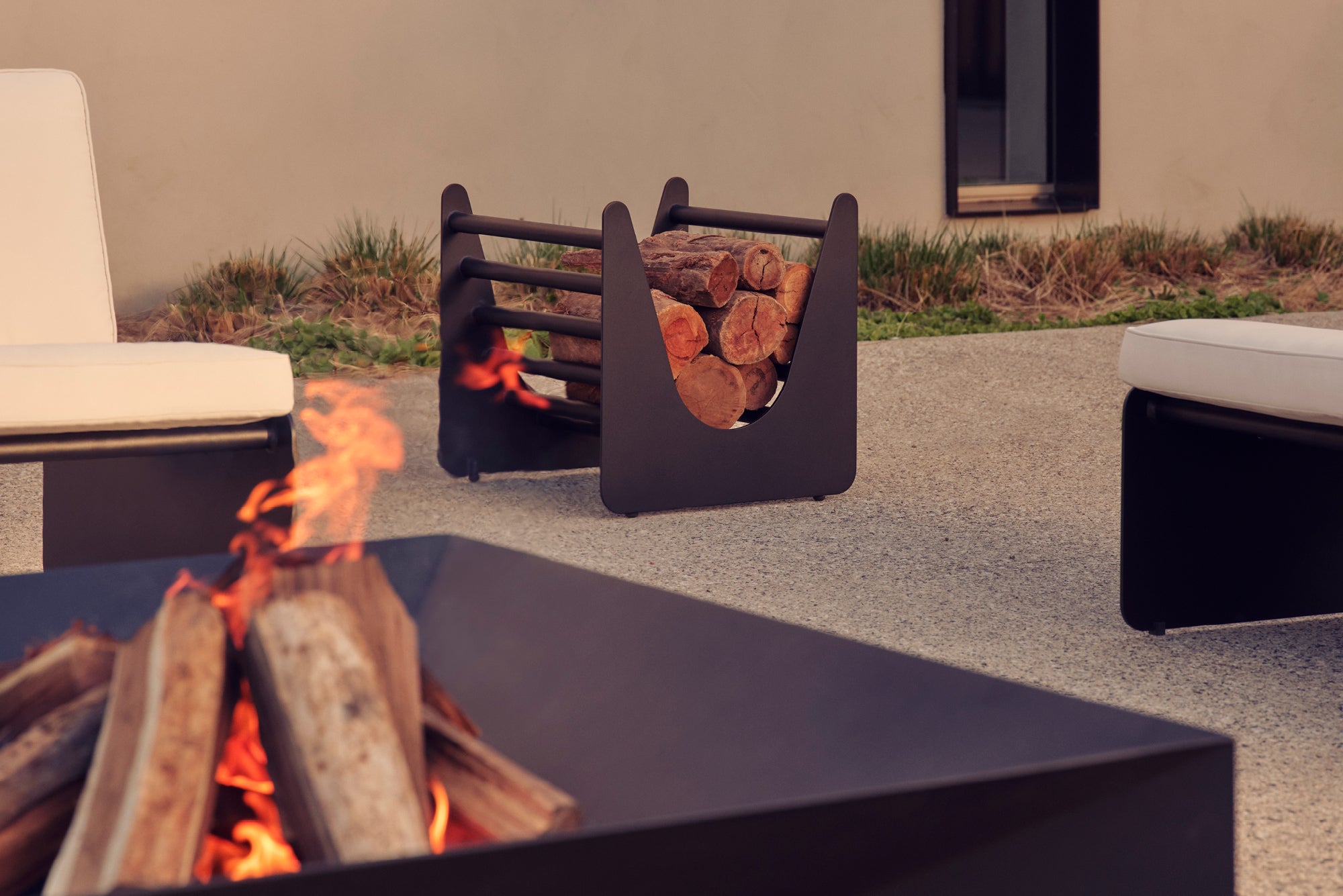 Outdoor Dougie Single Log Holder