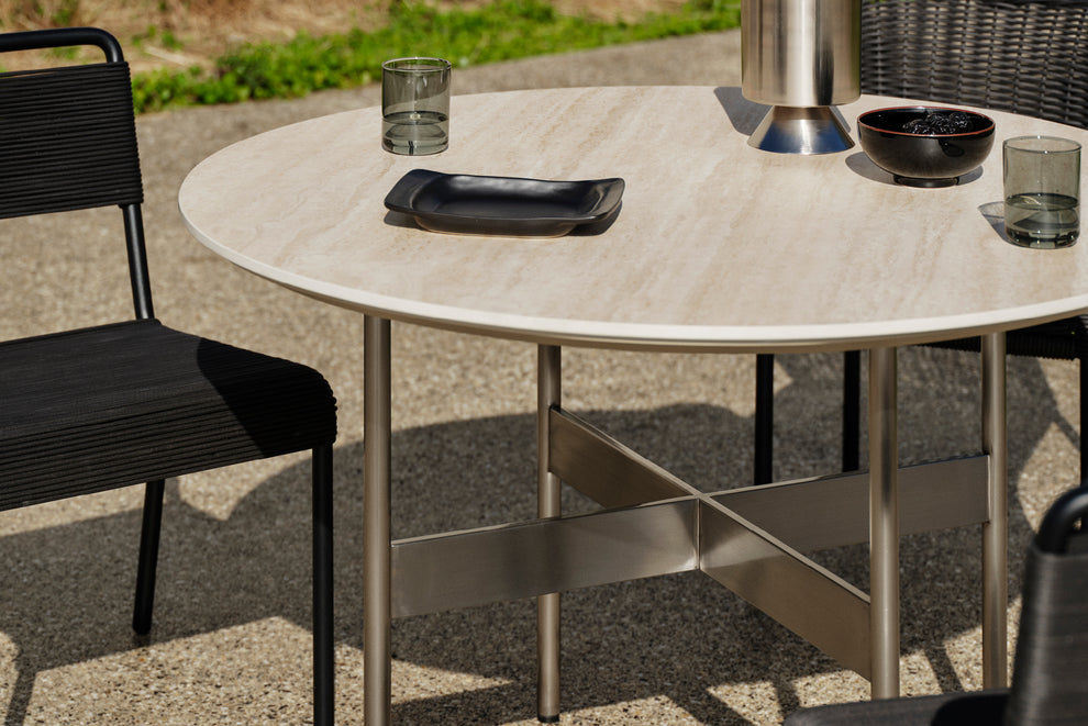 Outdoor Maive Round Dining Table