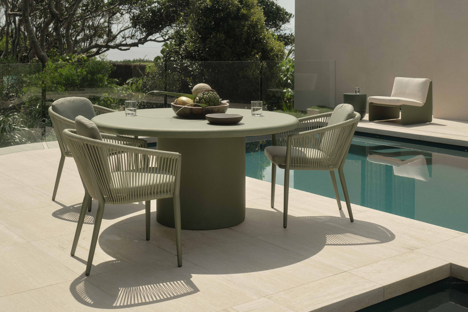 Outdoor Jean De Round Dining Table