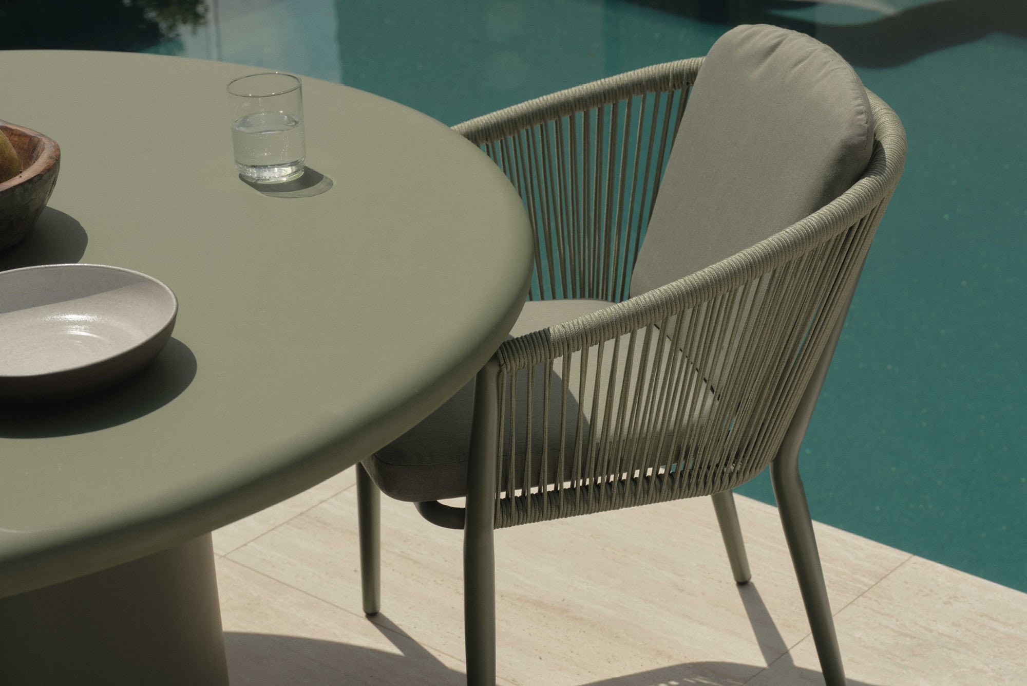 Outdoor Jean De Round Dining Table