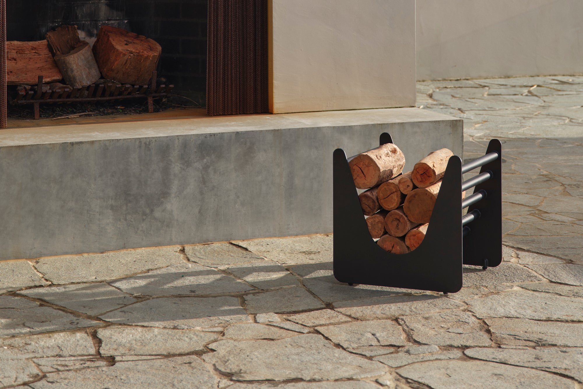 Outdoor Dougie Single Log Holder