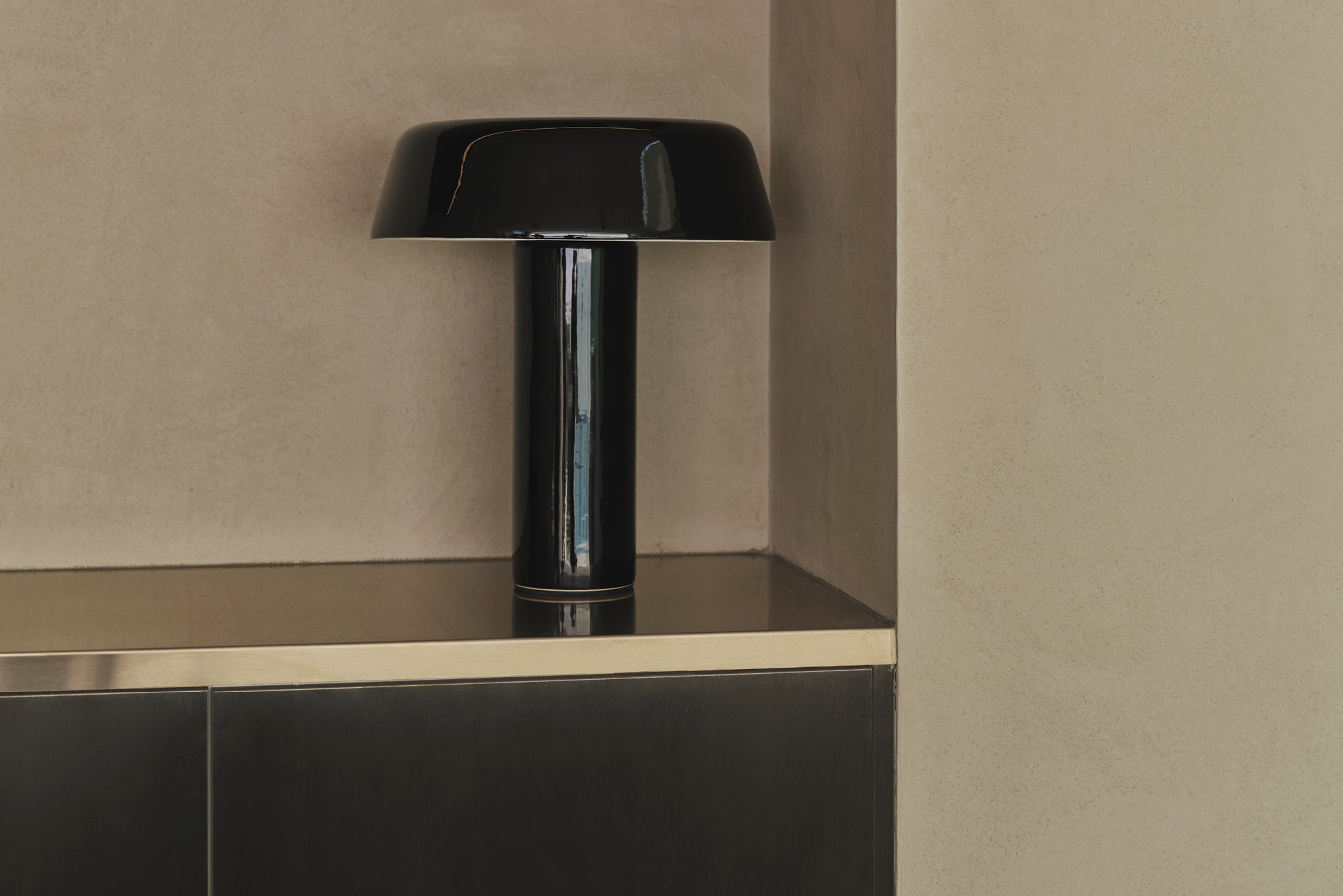 Black Stellara Table Lamp