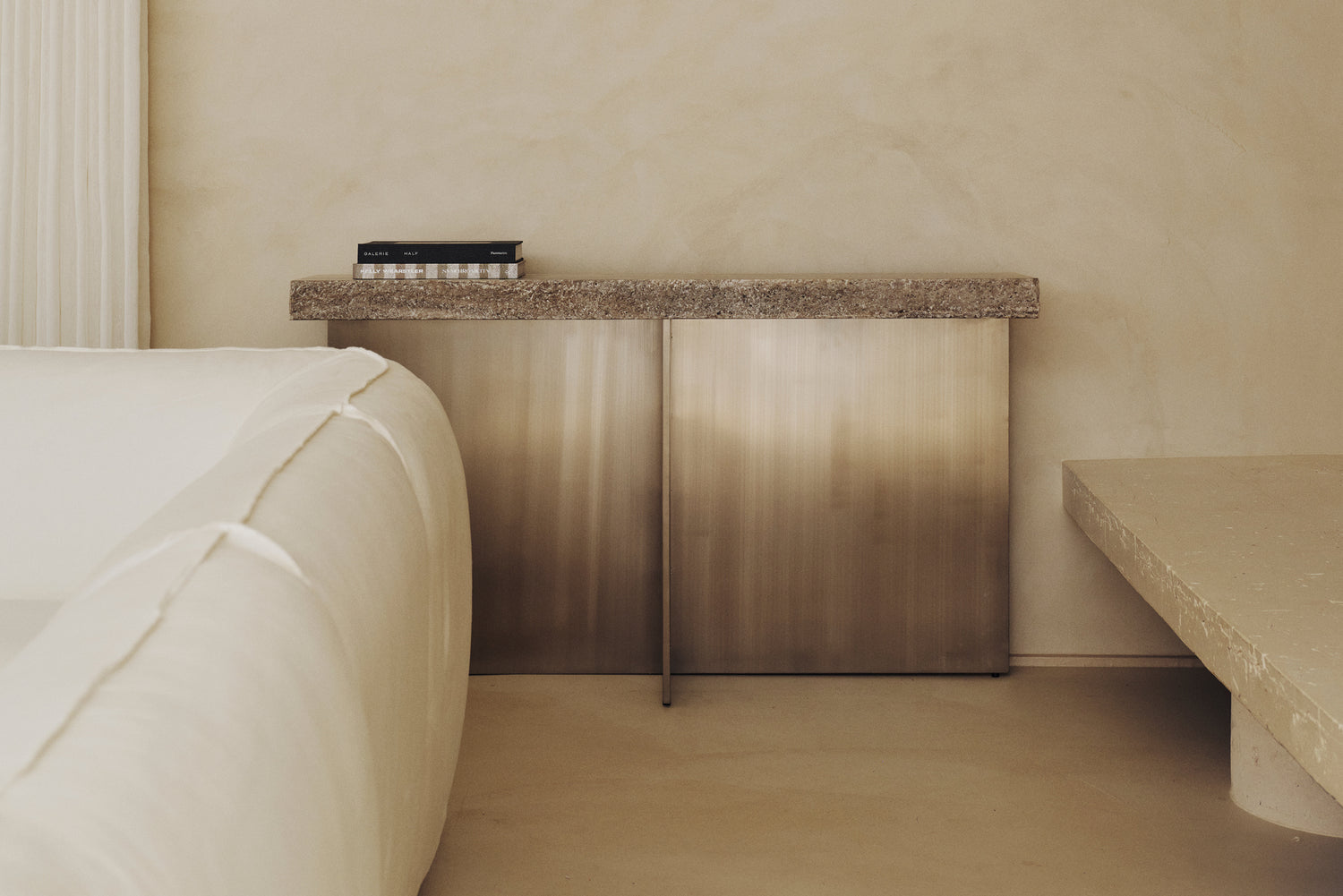 Zaha Travertine Console