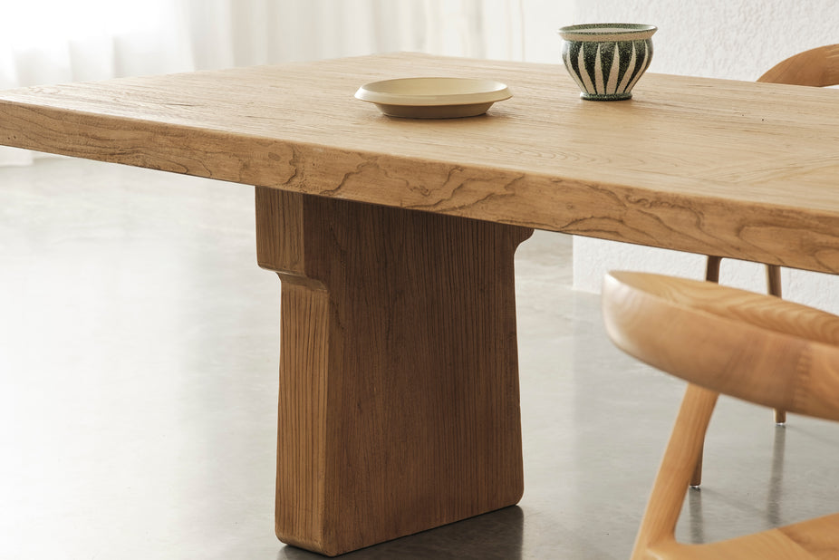 Volar Rectangular Dining Table