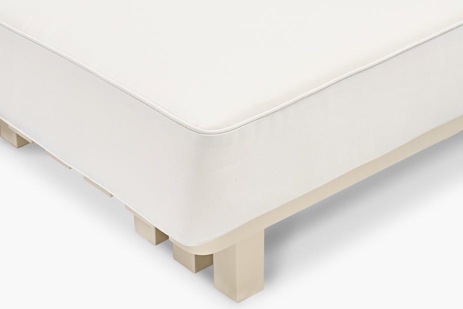 Outdoor Sunset Lounge Chair