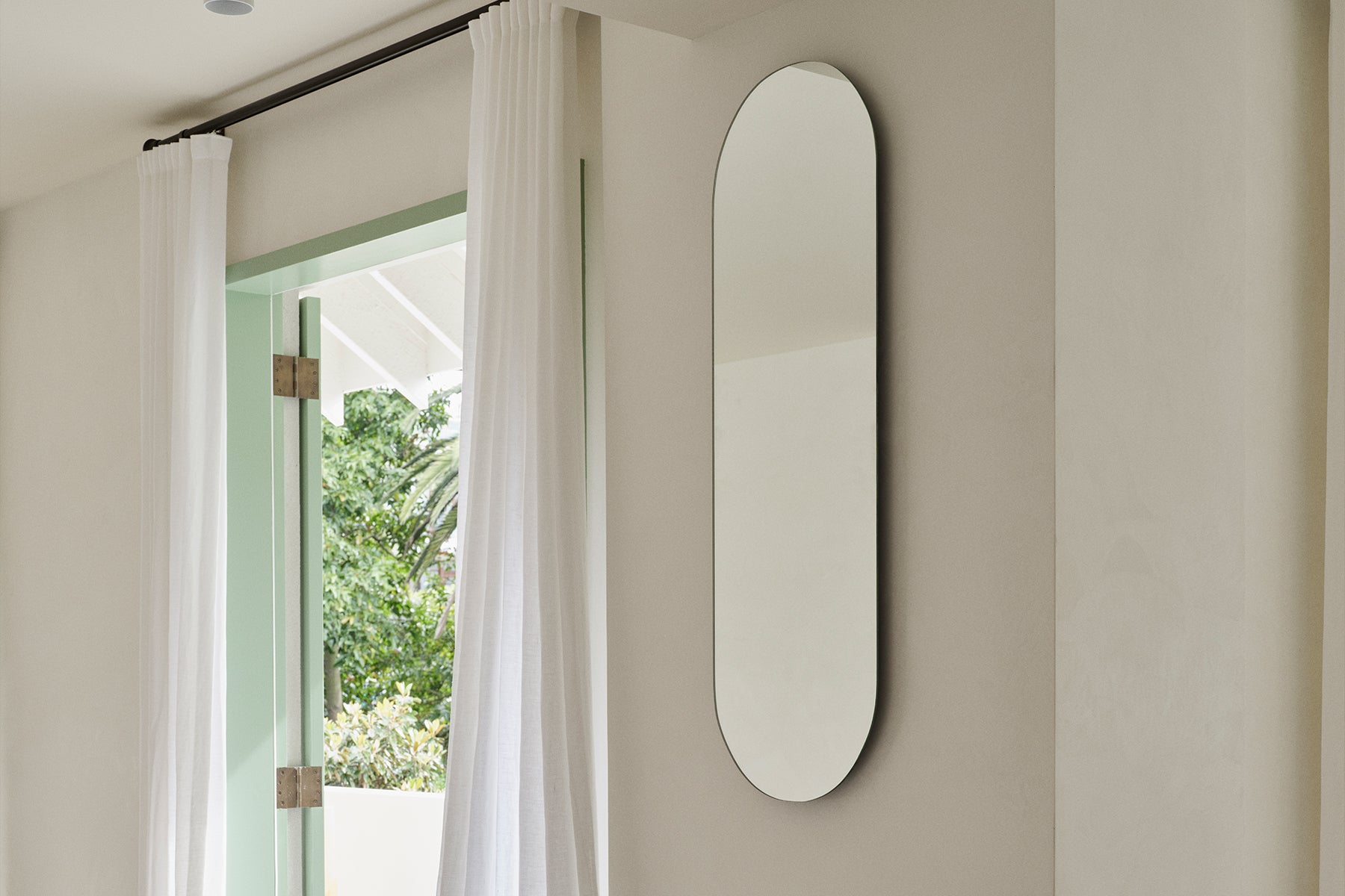 Olla Floating Mirror