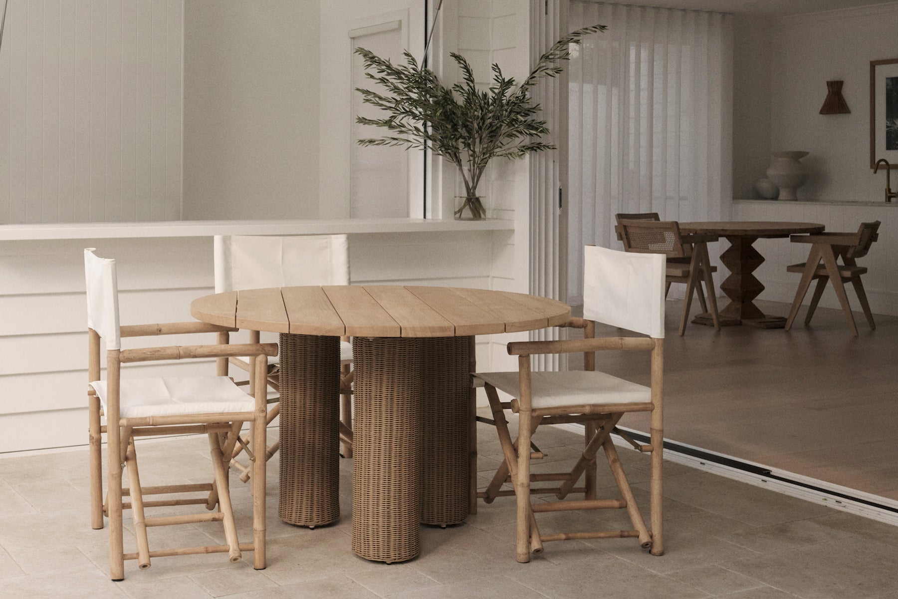 Outdoor Banga Round Dining Table