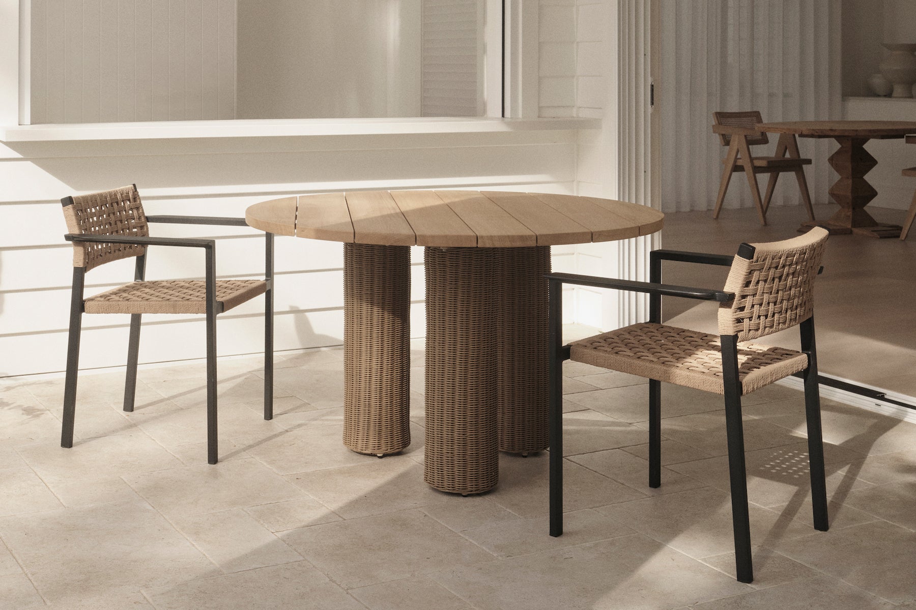 Outdoor Banga Round Dining Table