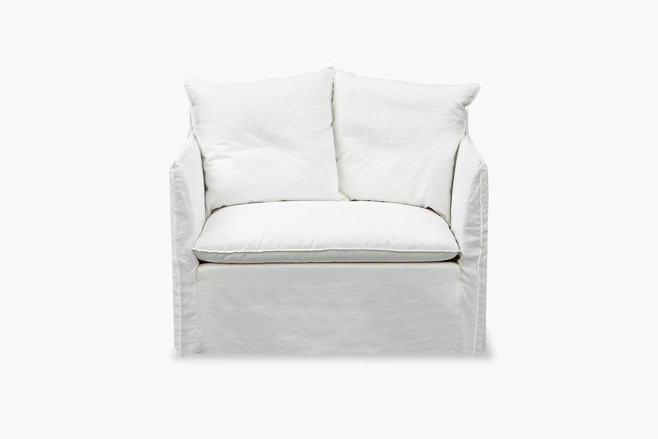 Moe Loveseat